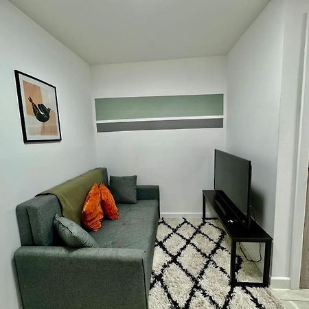 Stylish One Bedroom & A Sofa Bed カーディフ エクステリア 写真